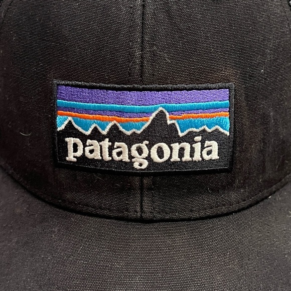 Patagonia Mens Black Patch Adjustable Snapback Trucker Hat Baseball Cap - Picture 2 of 7